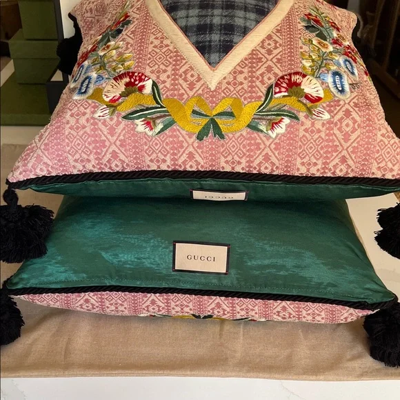 Gucci Pink Accent Pillow with Heart and Floral Design - Picture 5 of 11